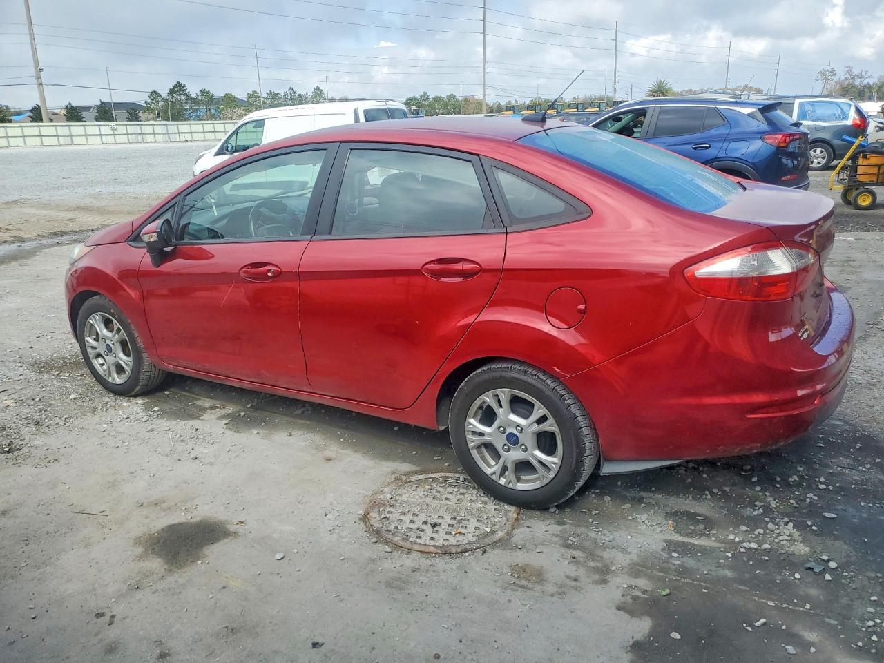 2014 Ford Fiesta Se - Image 2