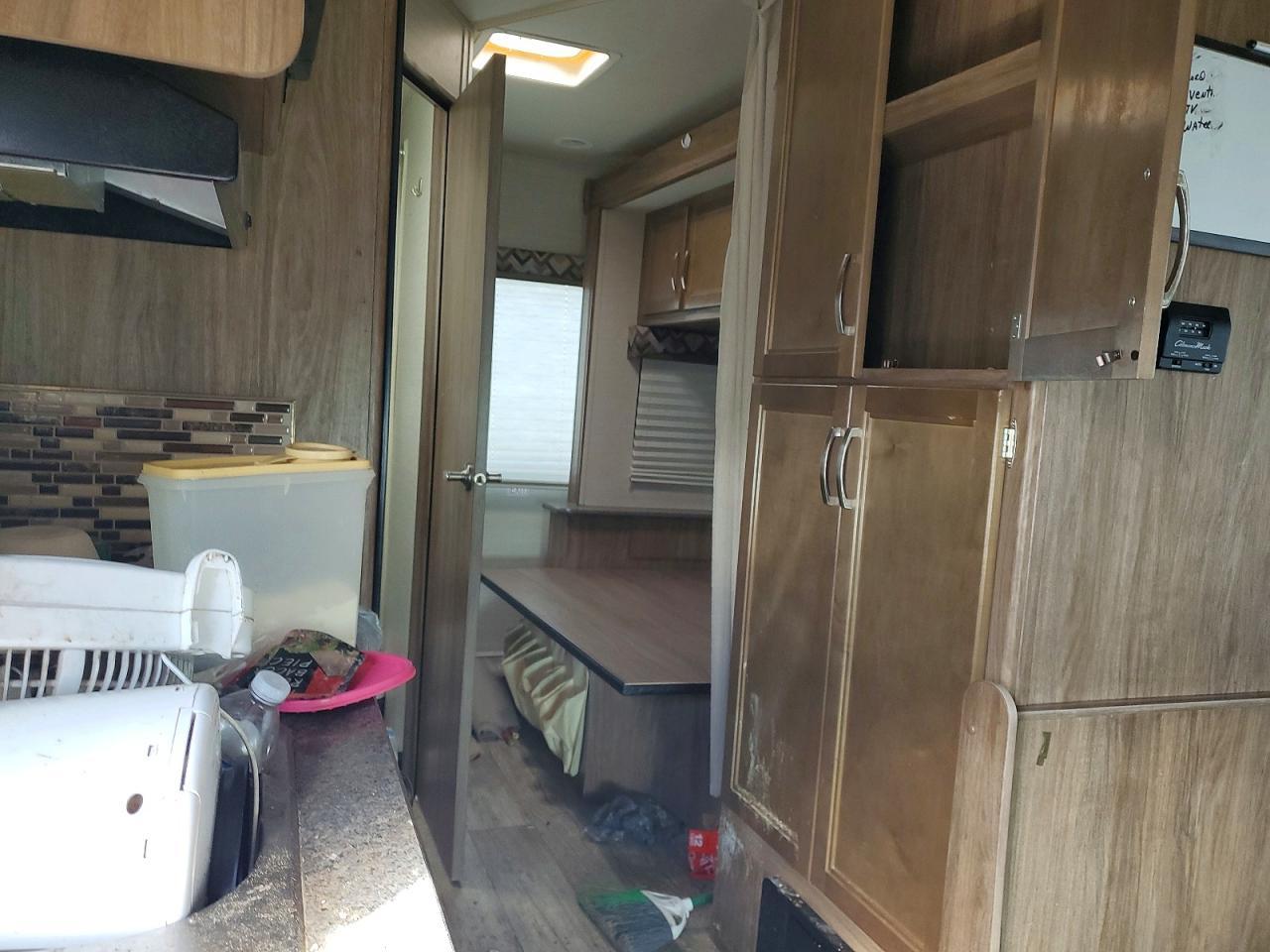 2017 Chevrolet Express Rv - Фото 6