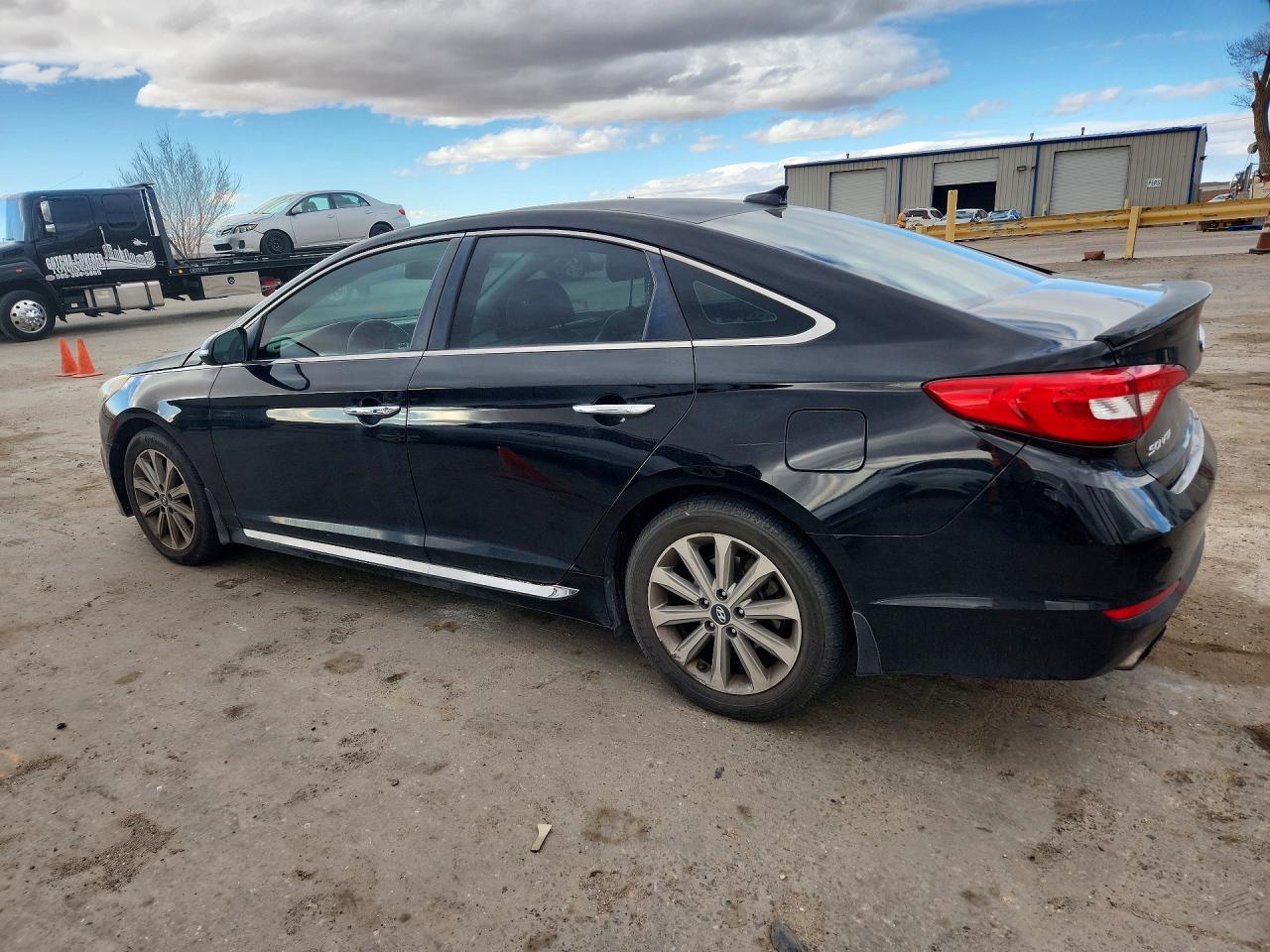 2017 Hyundai Sonata Sport - Фото 2