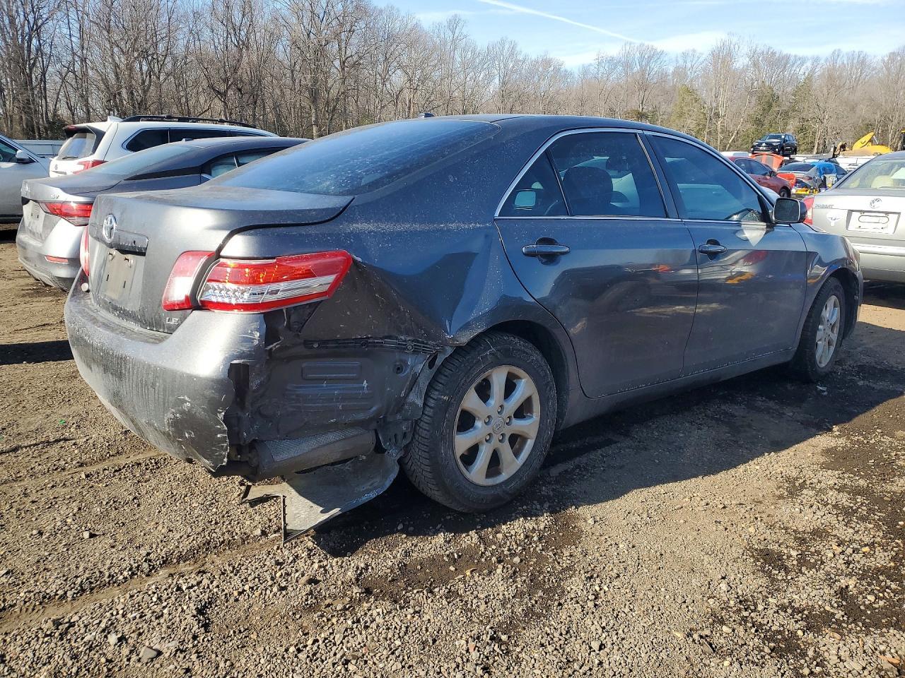 2011 Toyota Camry Base - Фото 3