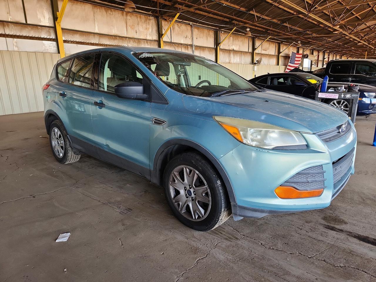 2013 Ford Escape S - Фото 4