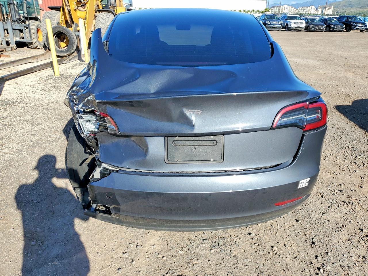 2023 Tesla Model 3 - Фото 6