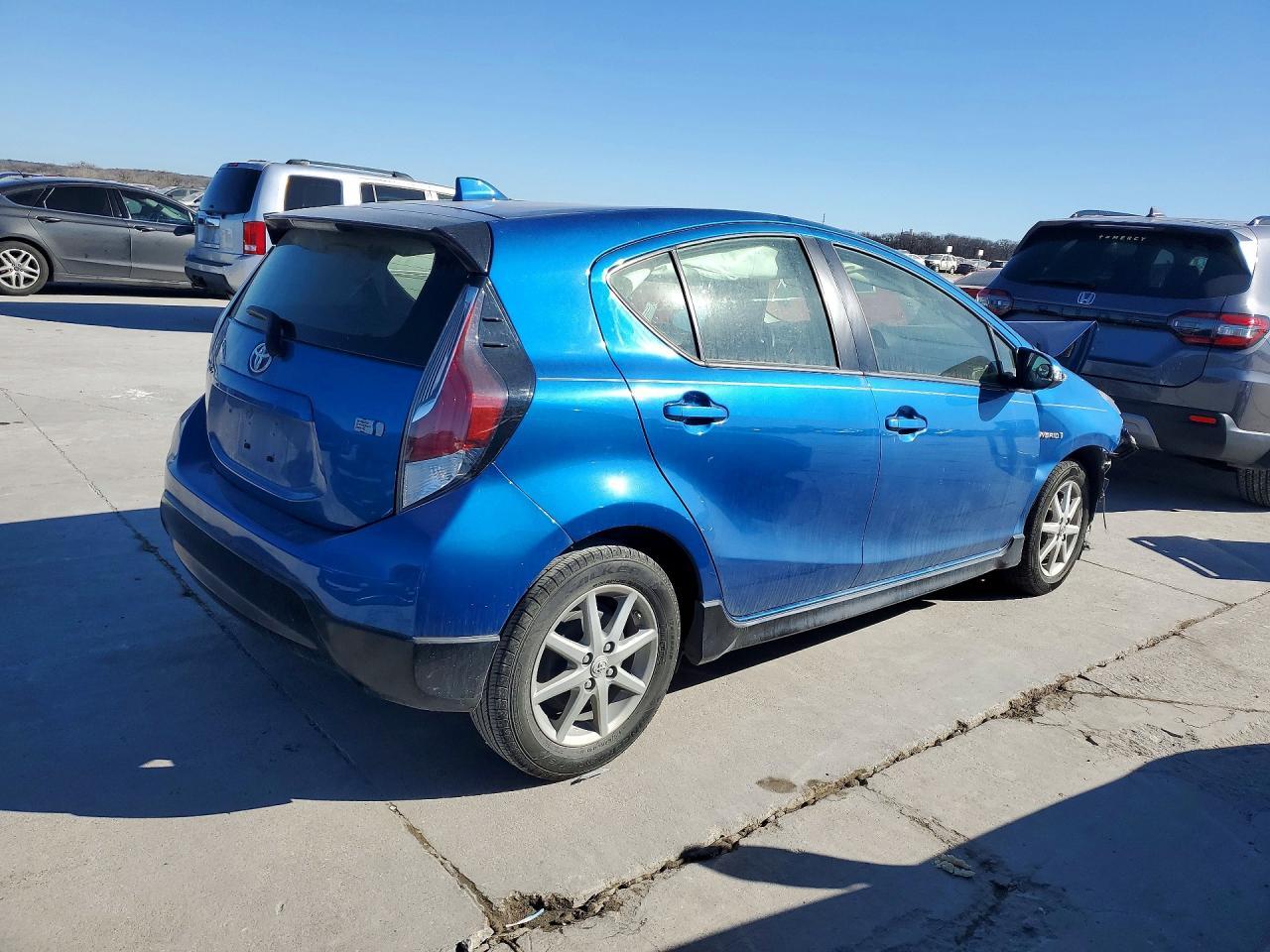 2017 Toyota Prius C - Image 3