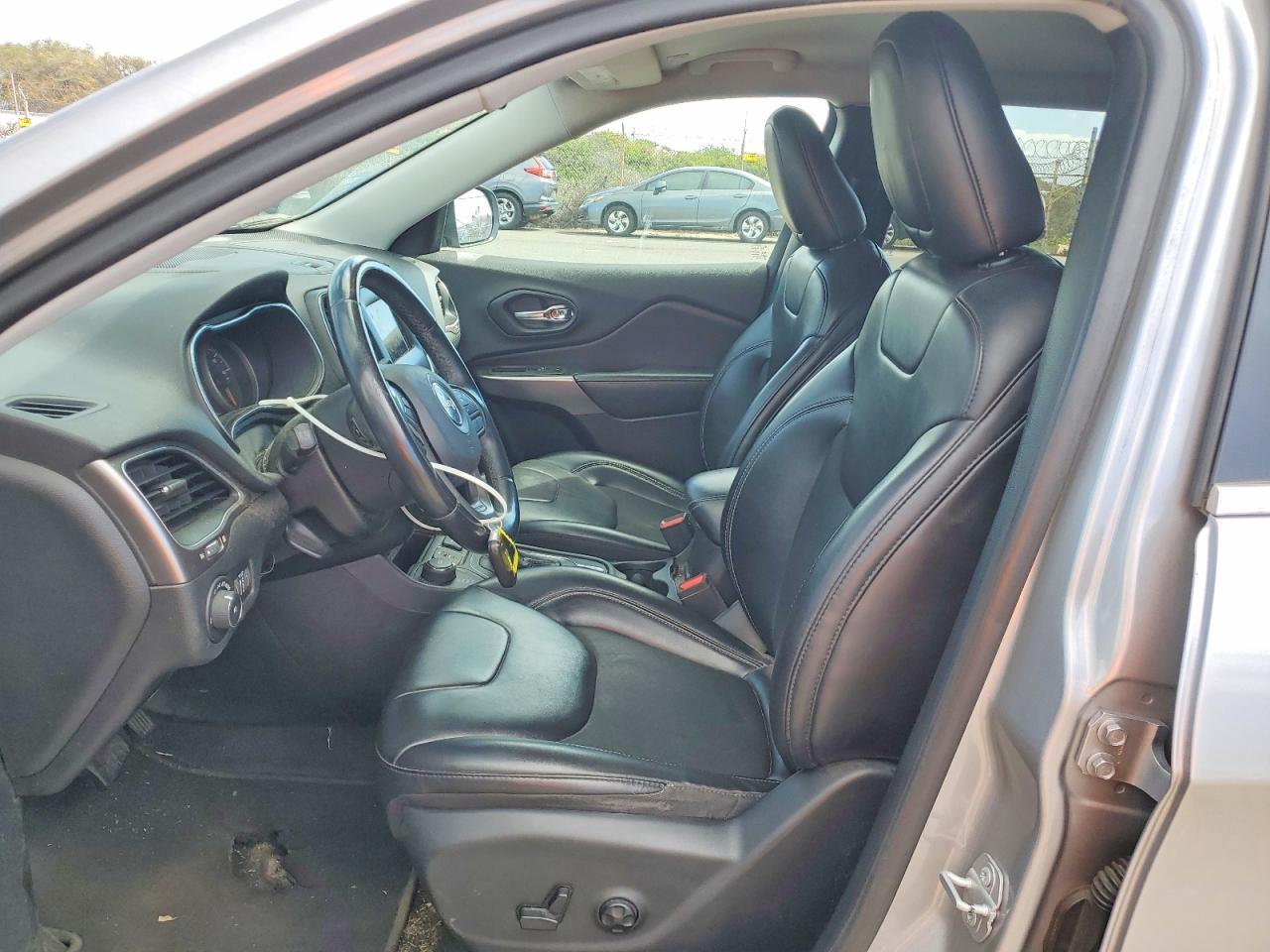 2019 Jeep Cherokee Latitude Plus - Фото 7