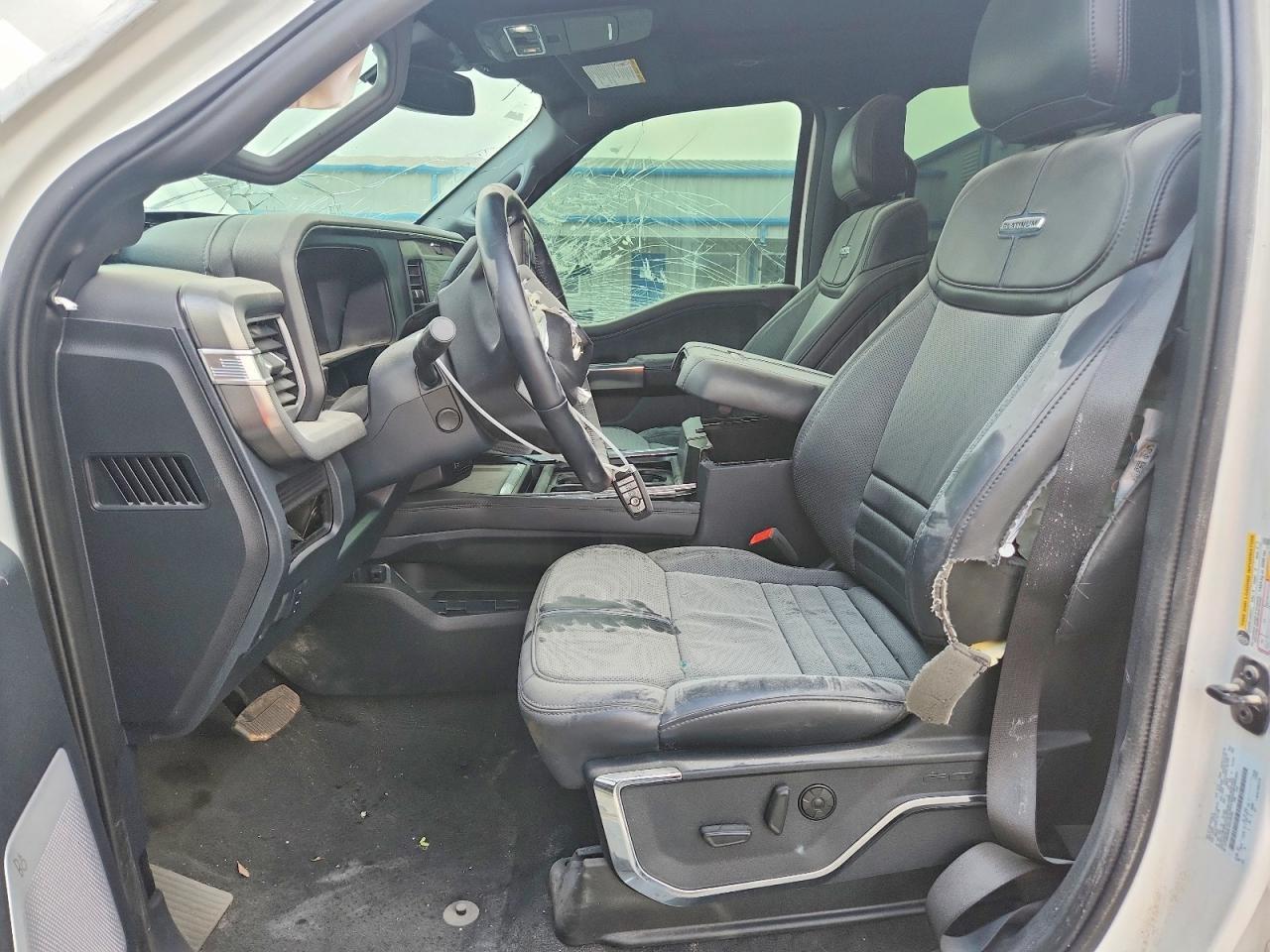 2025 Ford F250 Super Duty - Фото 7