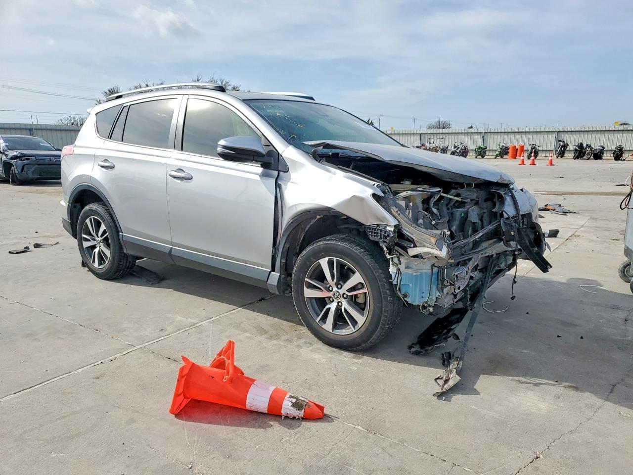 2018 Toyota Rav4 Xle - Image 4