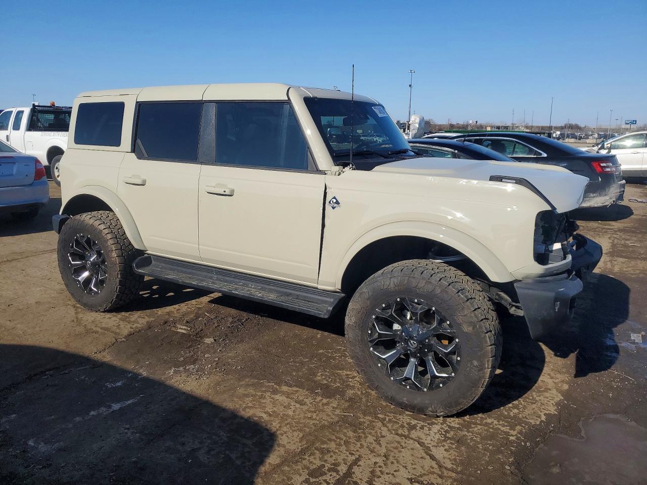 2025 Ford Bronco Outer Banks - Фото 4