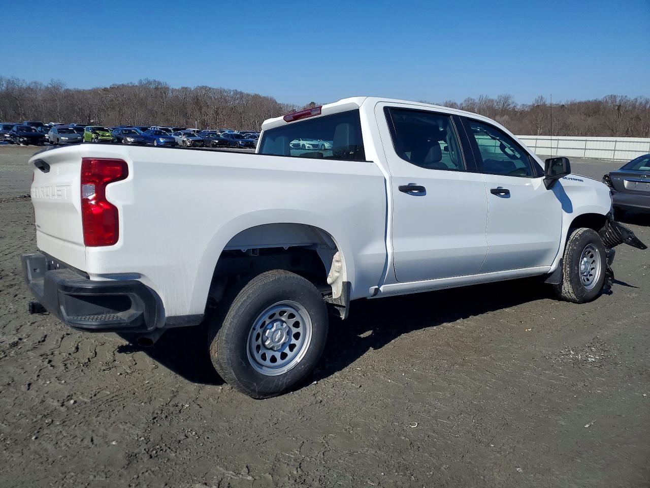 2026 Chevrolet Silverado C1500 - Image 3