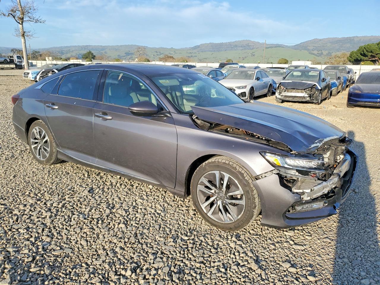 2019 Honda Accord Touring Hybrid - Image 4