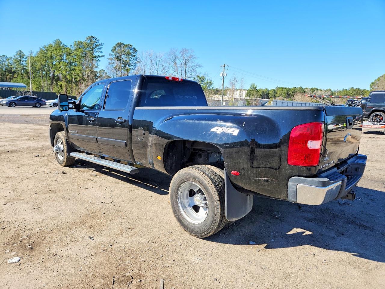 2008 Chevrolet Silverado K3500 - Image 3