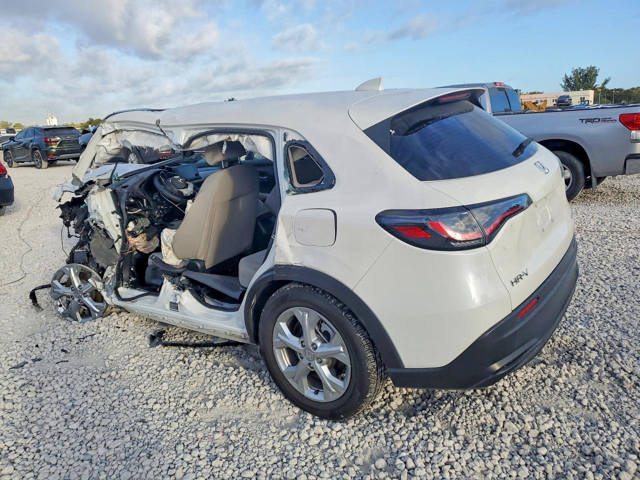 2025 Honda Hr-V Lx - Фото 2