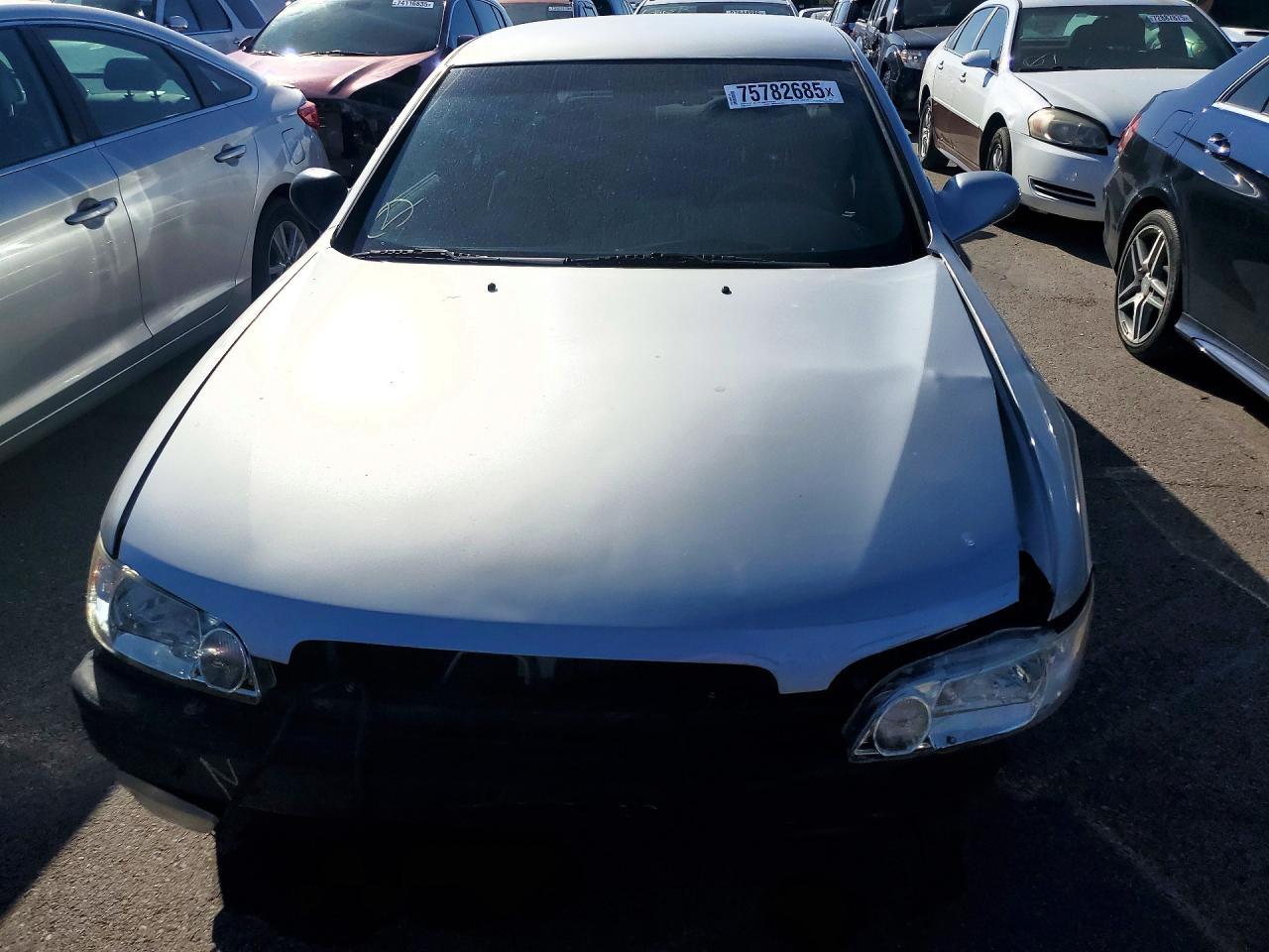2001 Nissan Altima Xe - Фото 5