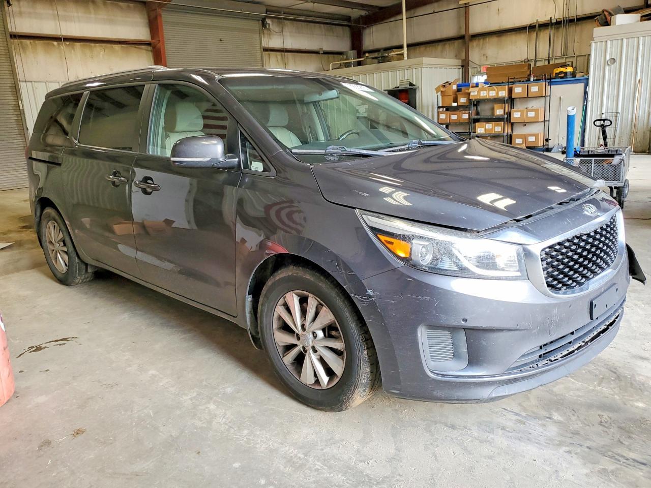 2017 Kia Sedona Lx - Фото 4