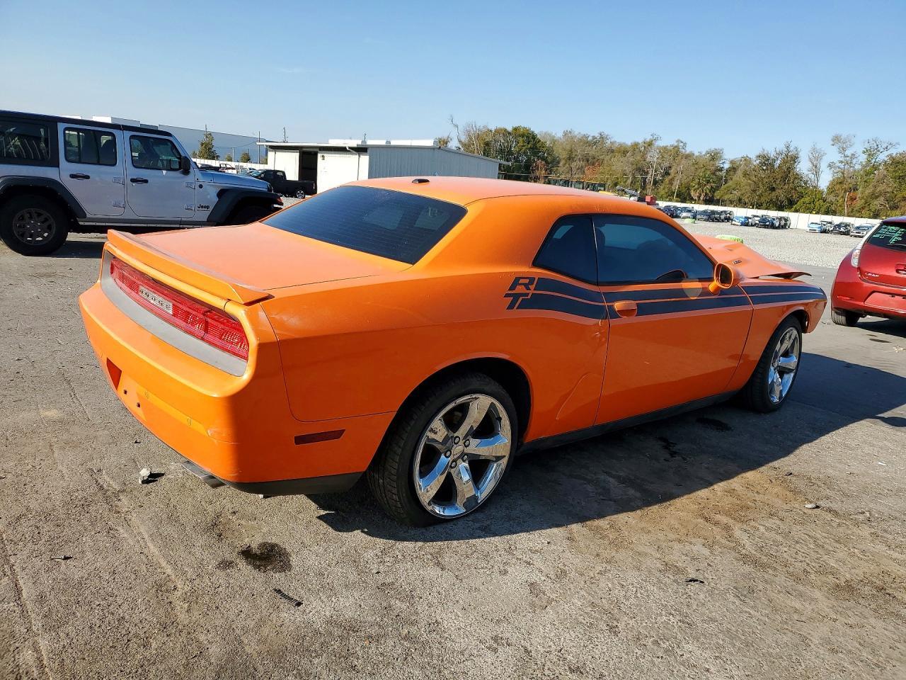 2014 Dodge Challenger R - Image 3