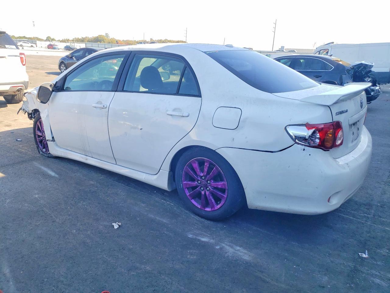 2010 Toyota Corolla - Фото 2