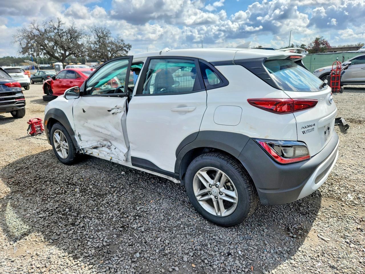 2023 Hyundai Kona Se - Image 2