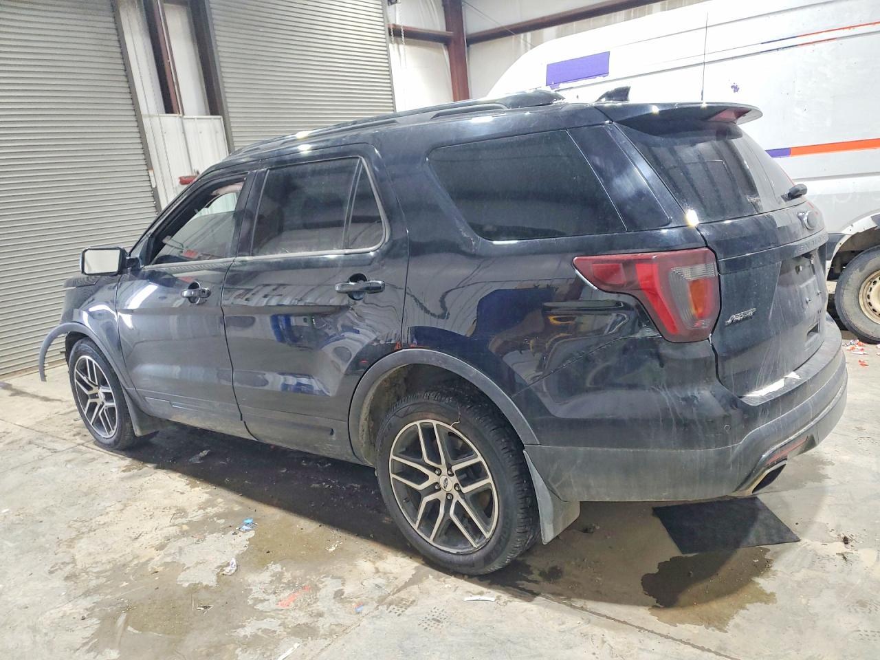 2017 Ford Explorer Sport - Image 2