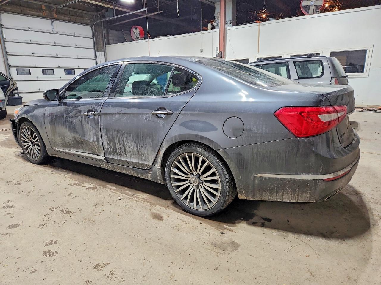 2014 Kia Cadenza Premium - Image 2