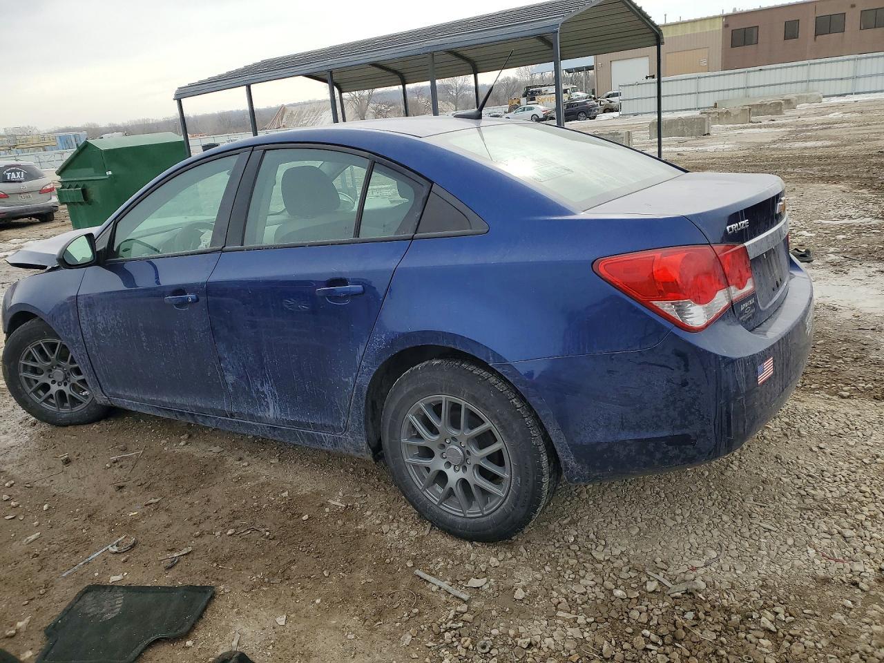 2013 Chevrolet Cruze Ls - Фото 2