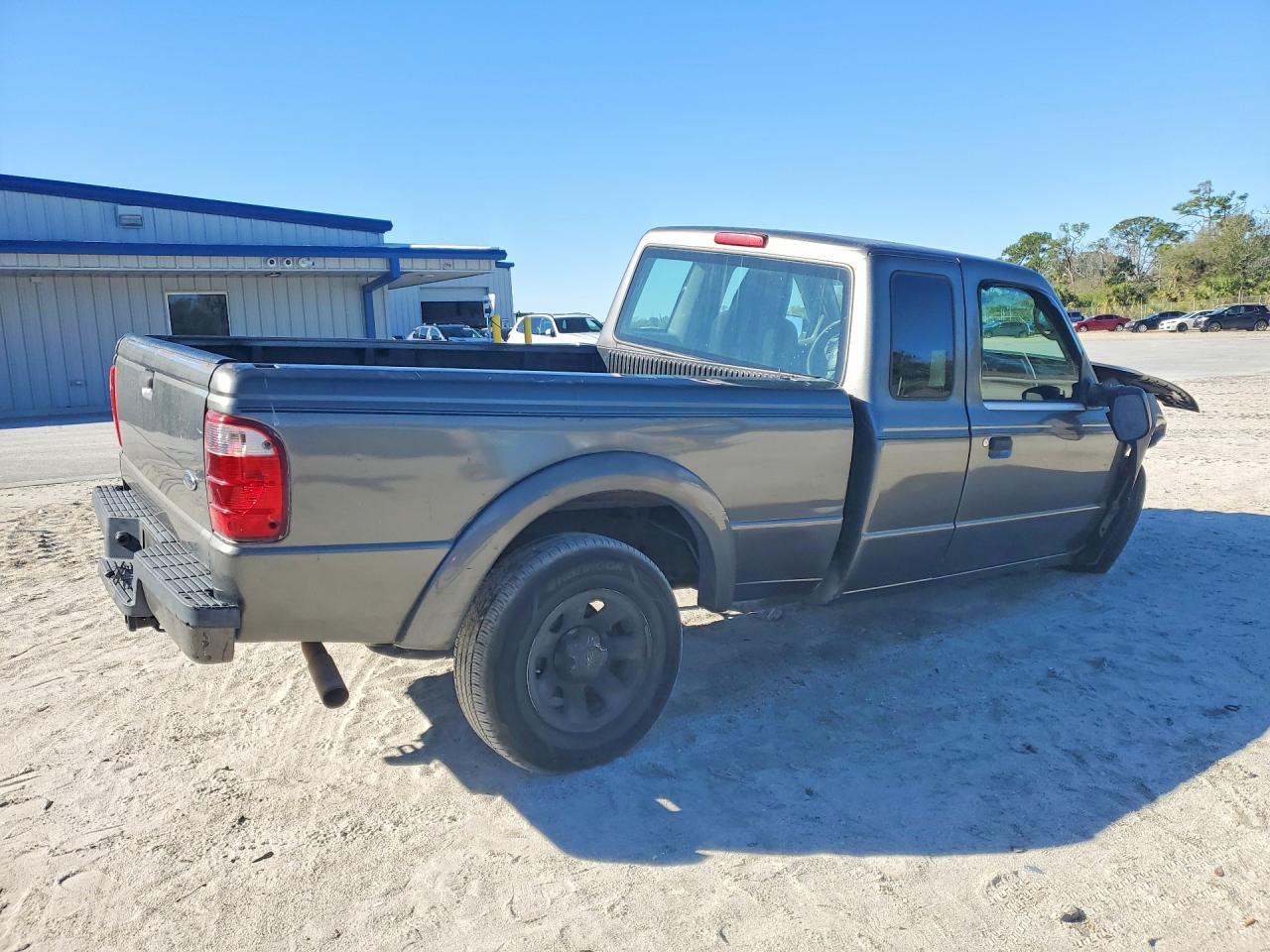 2004 Ford Ranger Super Cab - Image 3