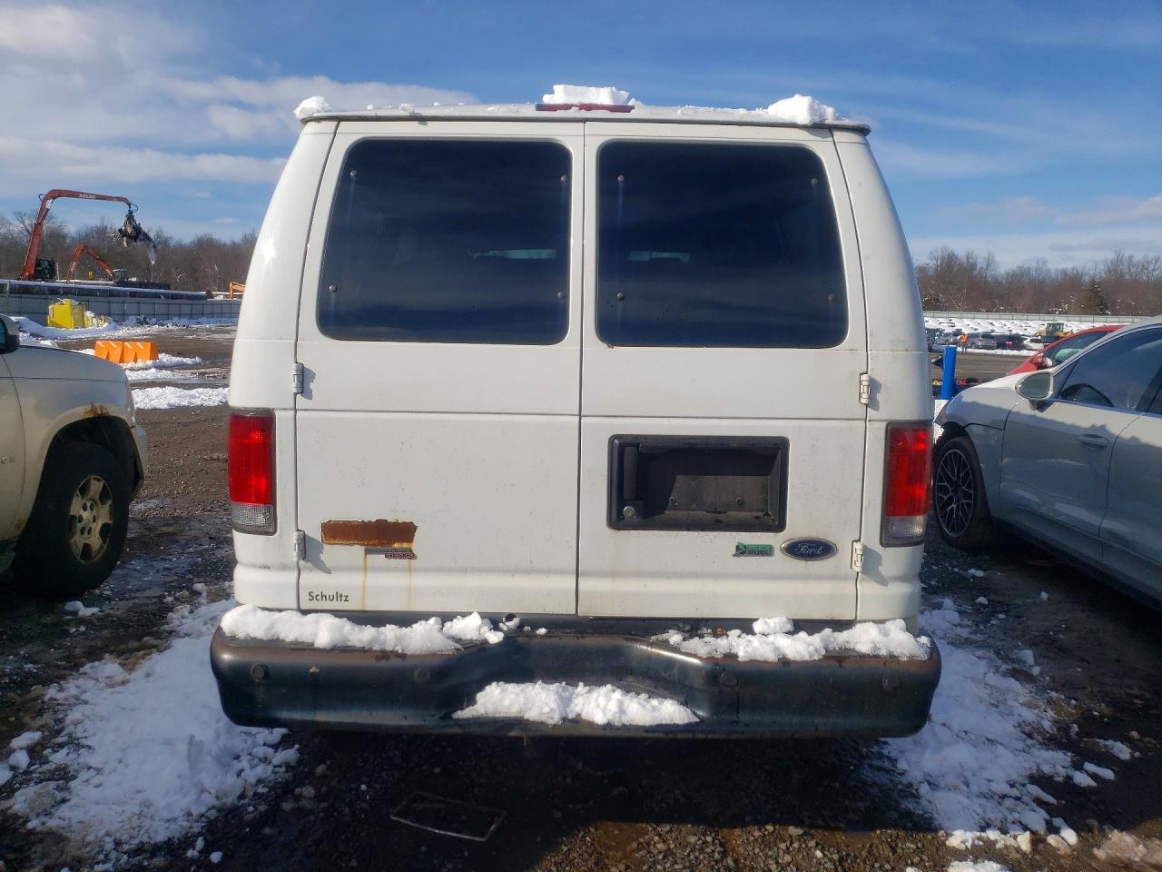 2014 Ford Econoline E350 Super Duty Wagon - Фото 6
