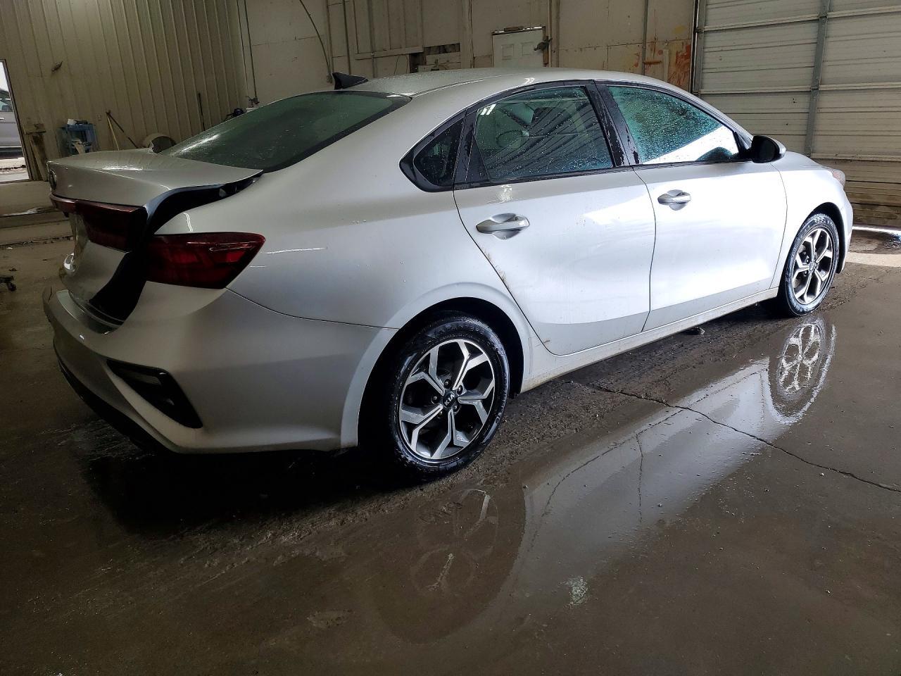 2019 Kia Forte Lxs - Фото 3