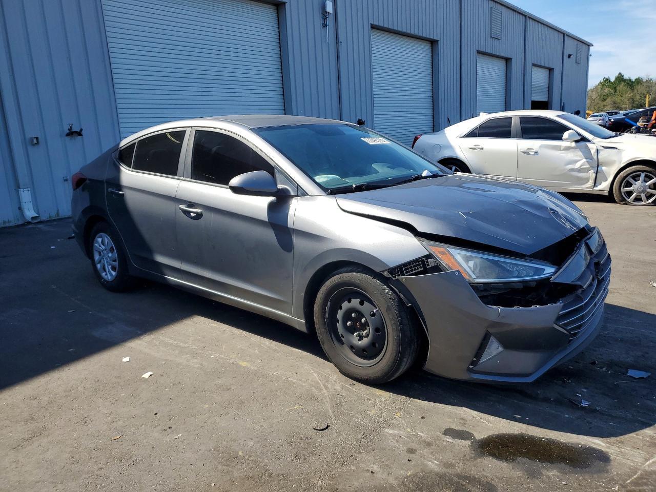 2019 Hyundai Elantra Se - Фото 4