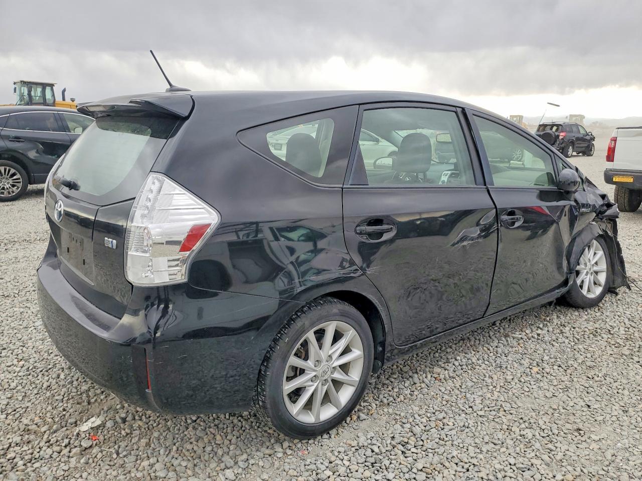 2012 Toyota Prius V - Фото 3