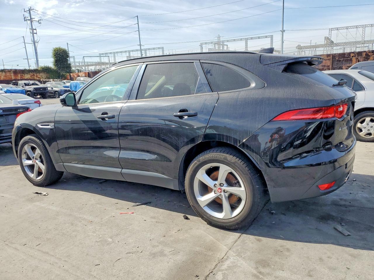 2017 Jaguar F-Pace Premium - Image 2