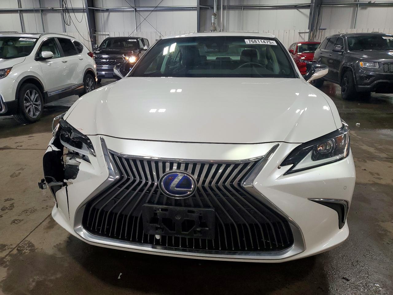 2020 Lexus Es 300H - Фото 5