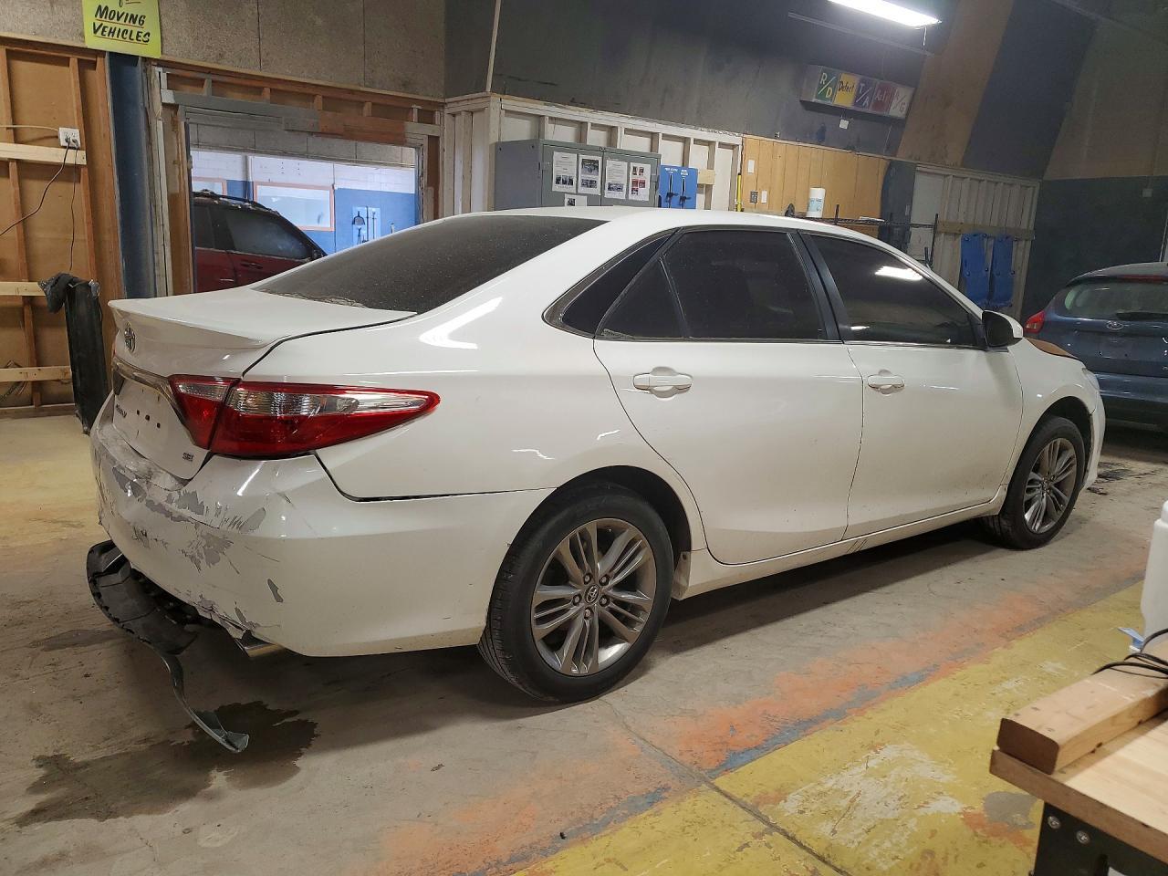 2017 Toyota Camry Le - Image 3