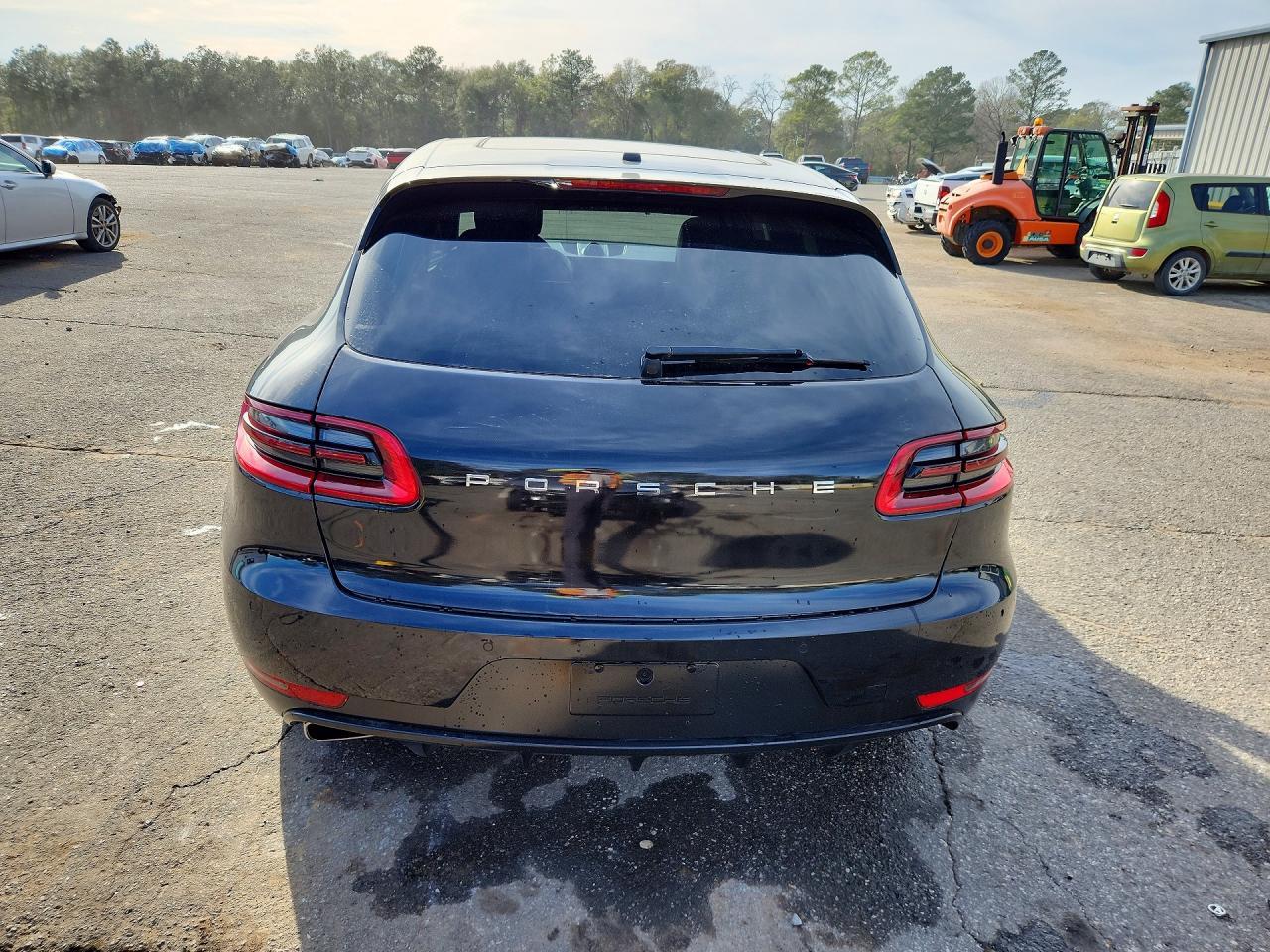 2017 Porsche Macan - Image 6