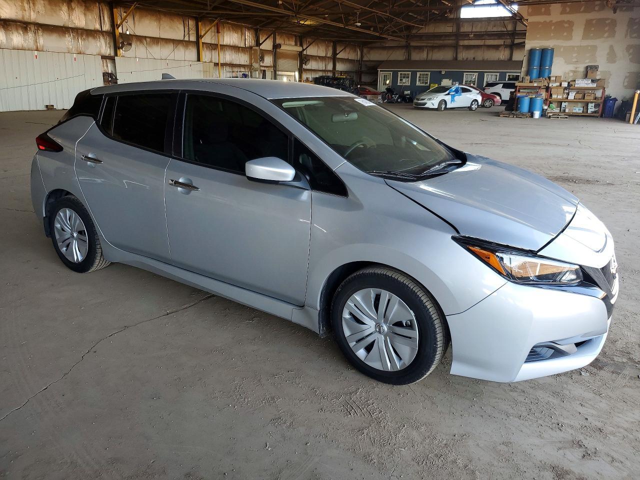 2022 Nissan Leaf S - Image 4