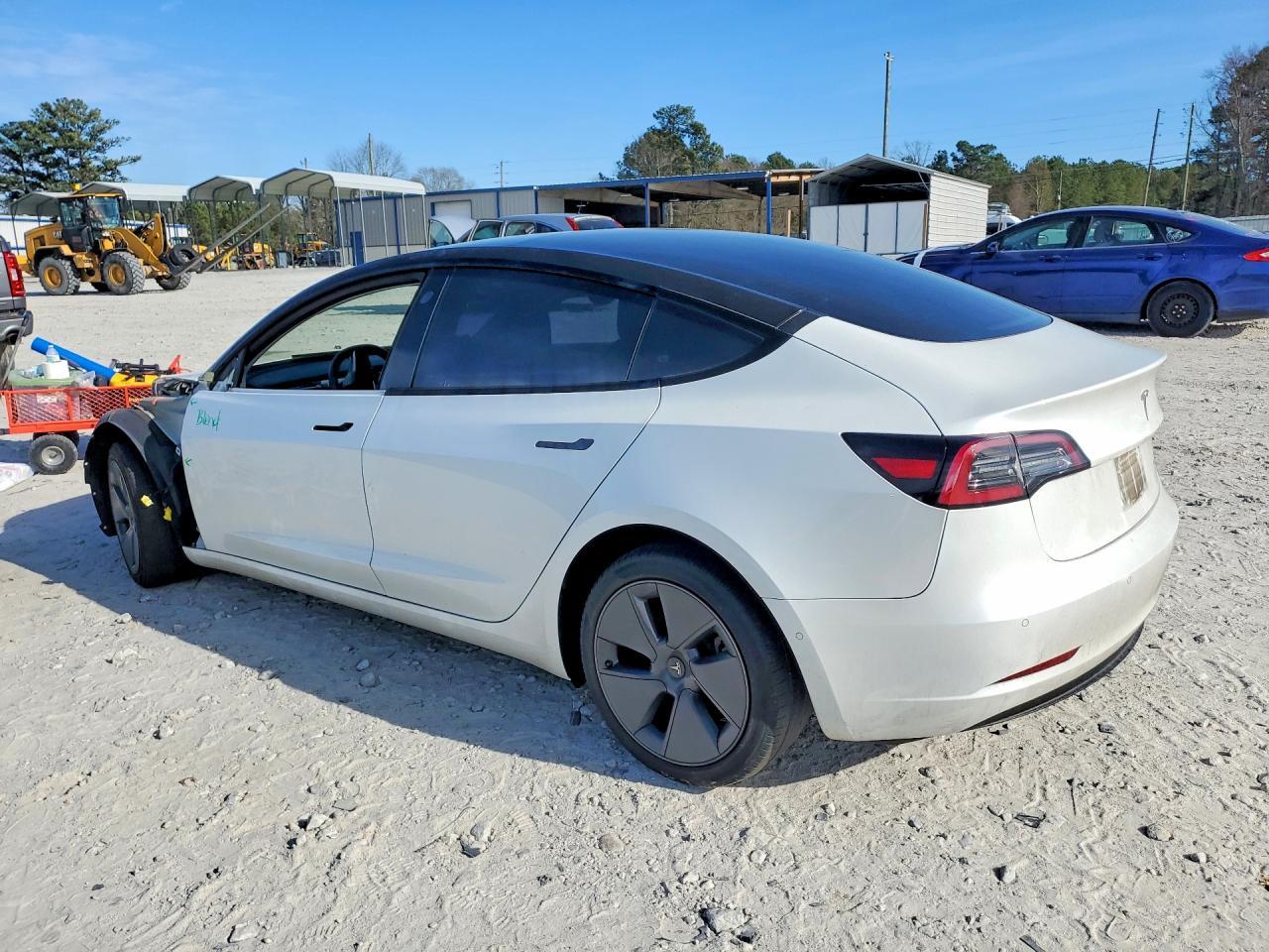2022 Tesla Model 3 - Фото 2