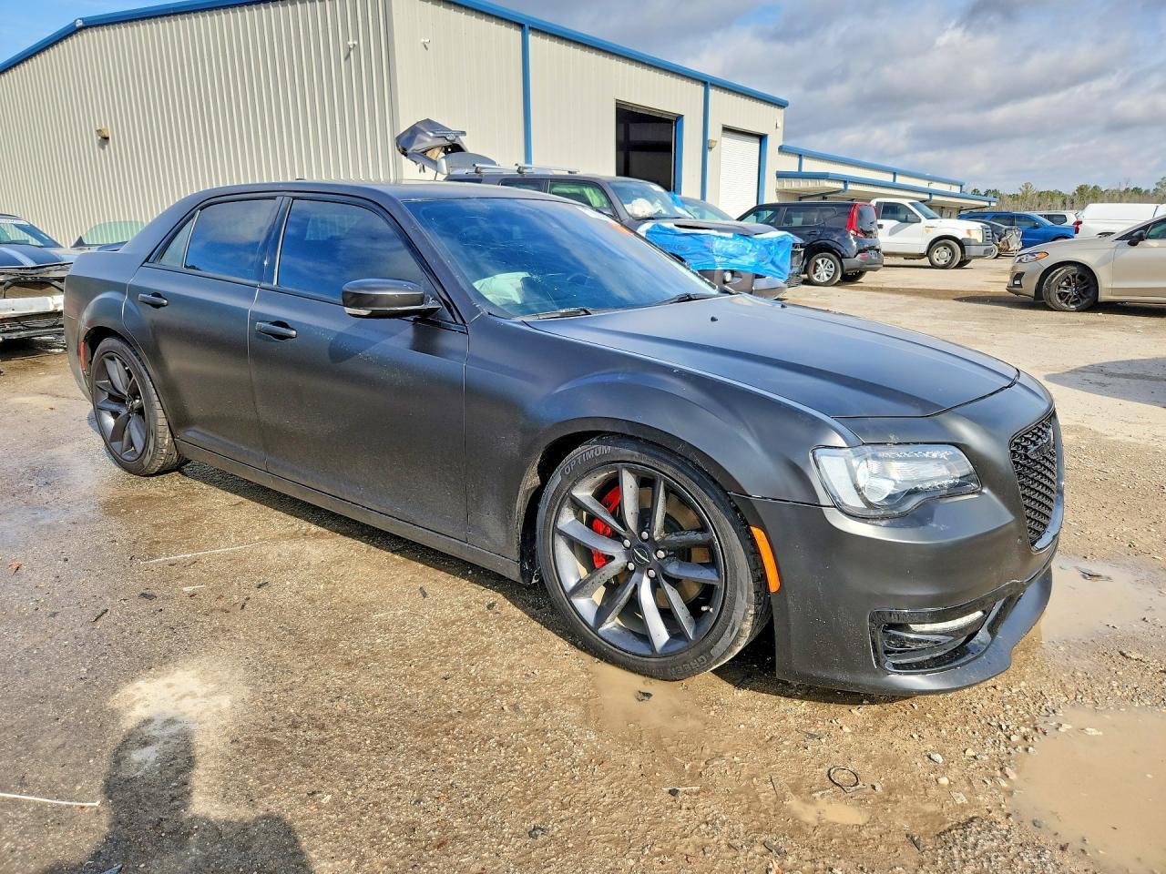 2023 Chrysler 300C - Фото 4