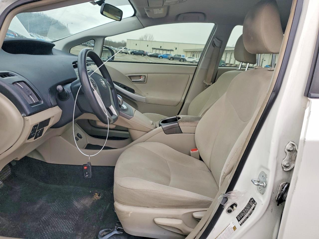2015 Toyota Prius - Image 7