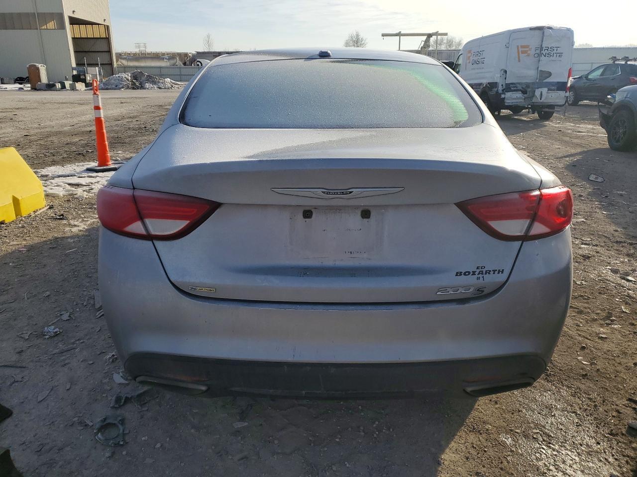 2015 Chrysler 200 S - Фото 6