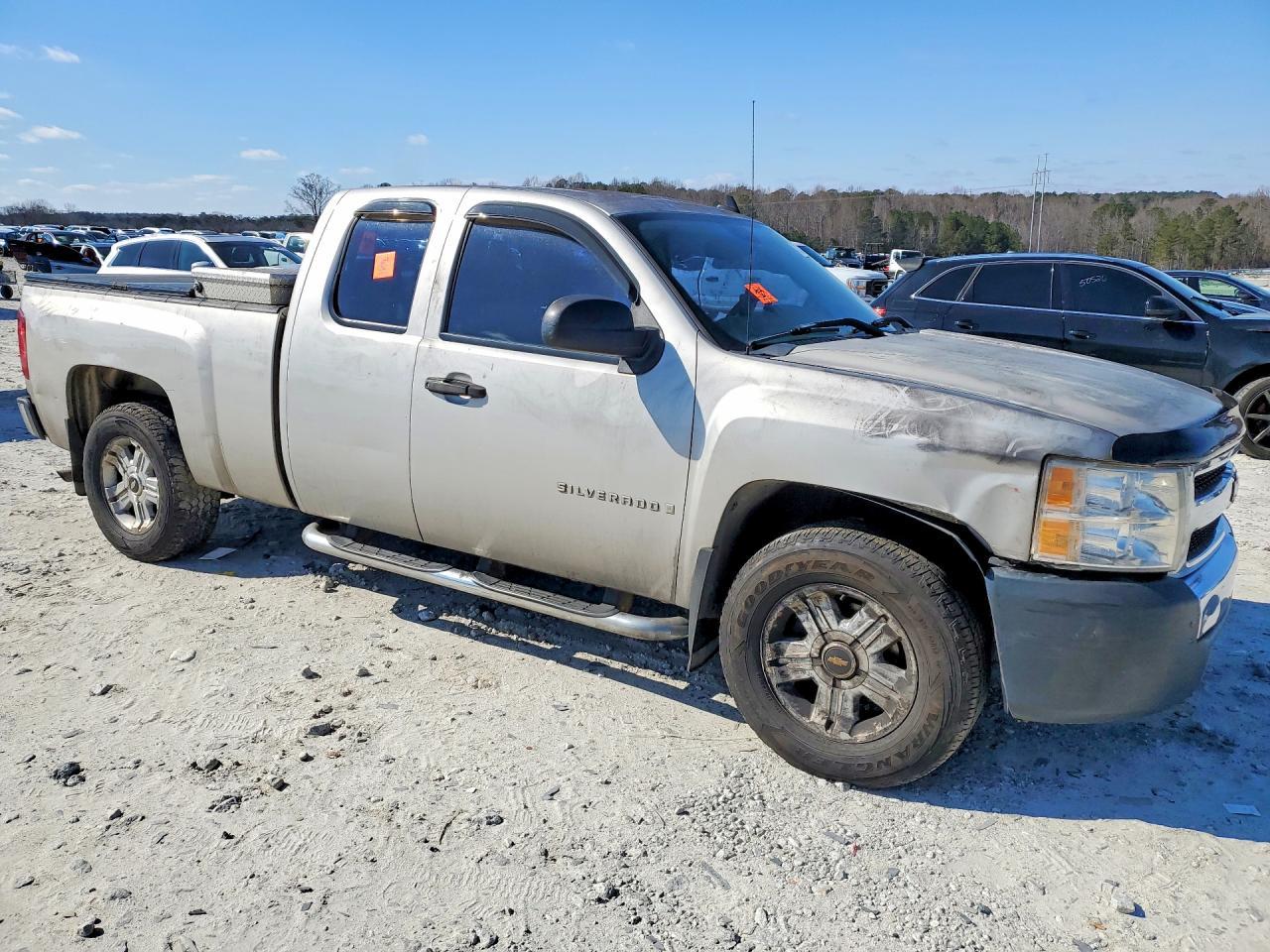 2007 Chevrolet Silverado C1500 - Image 4