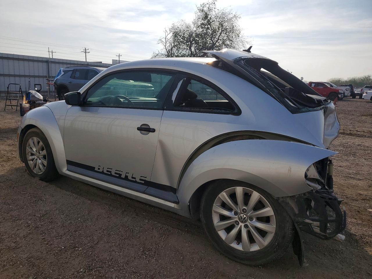2013 Volkswagen Beetle - Image 2