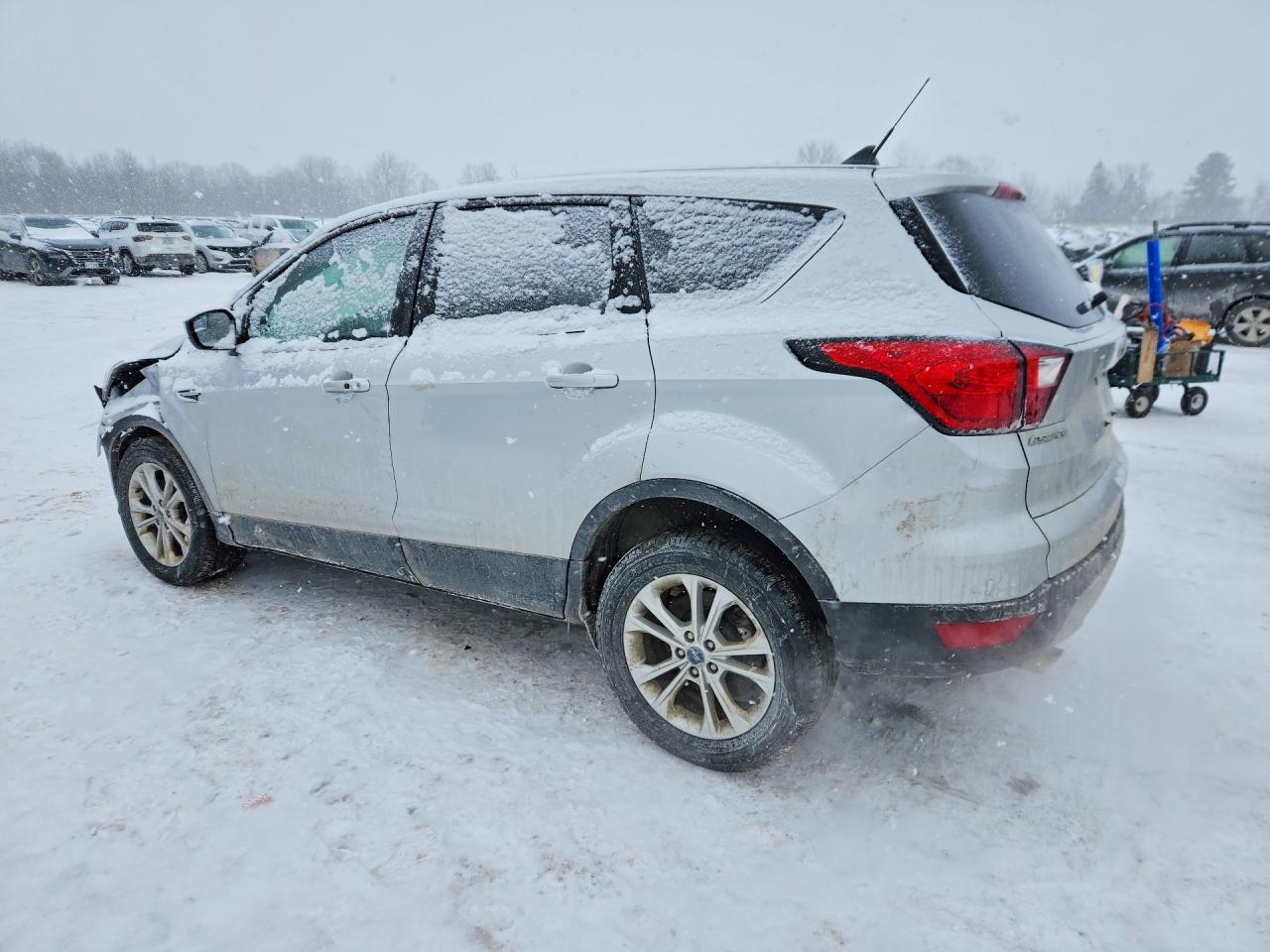 2019 Ford Escape Se - Фото 2