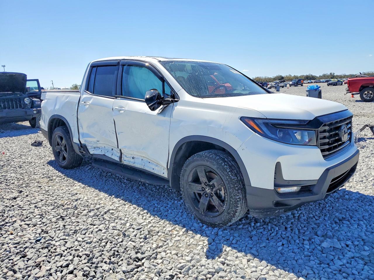 2021 Honda Ridgeline Black Edition - Image 4