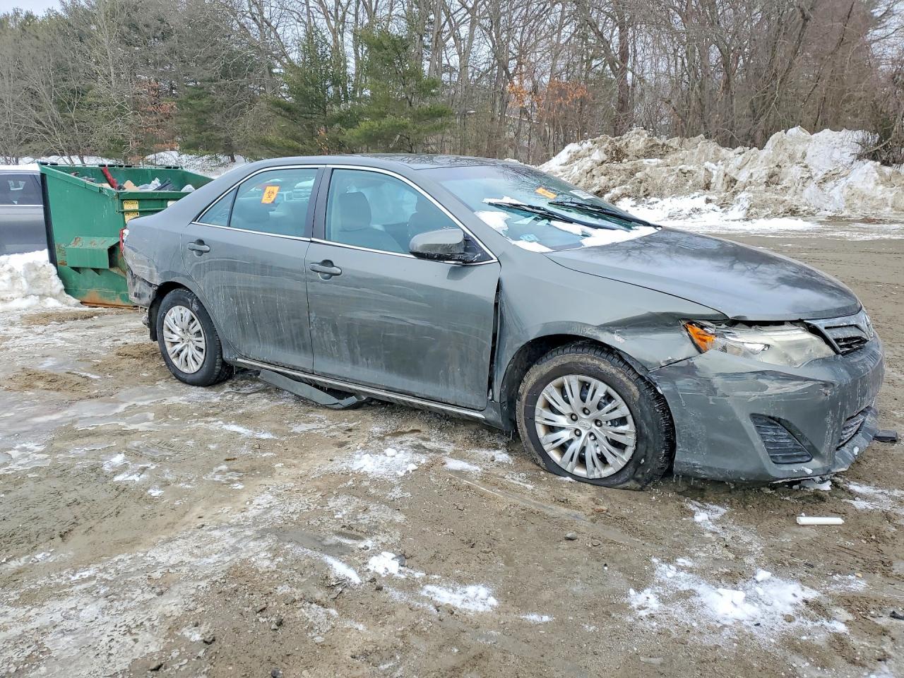 2013 Toyota Camry Le - Фото 4