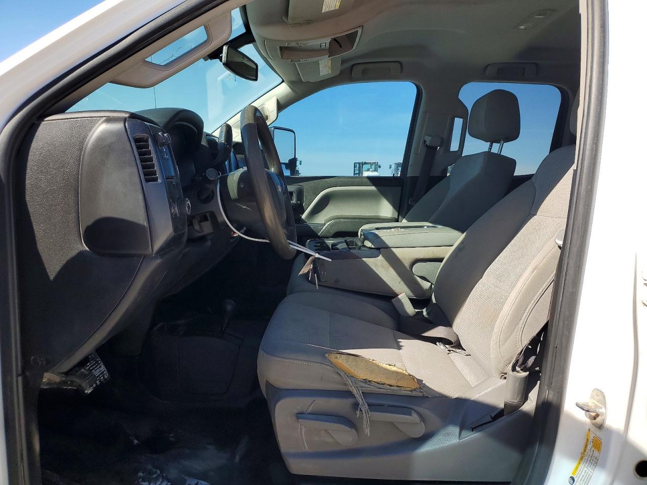 2018 Chevrolet Silverado K2500 Heavy Duty - Image 7