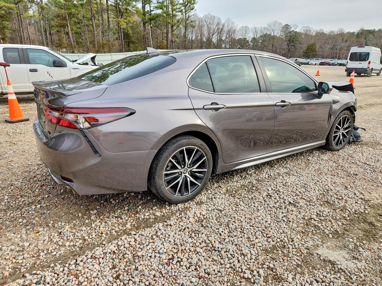 2024 Toyota Camry Se - Фото 3