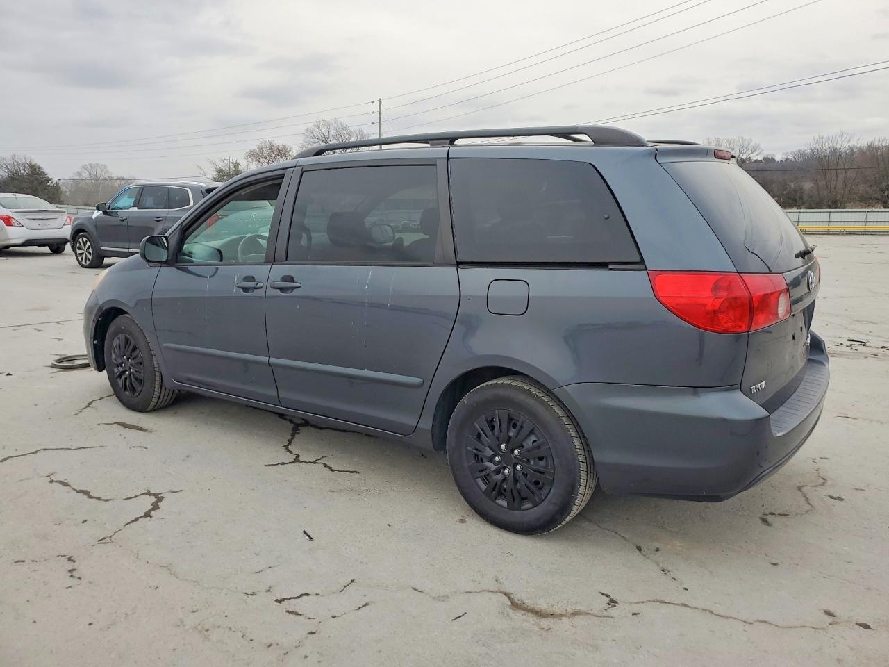 2007 Toyota Sienna - Фото 2
