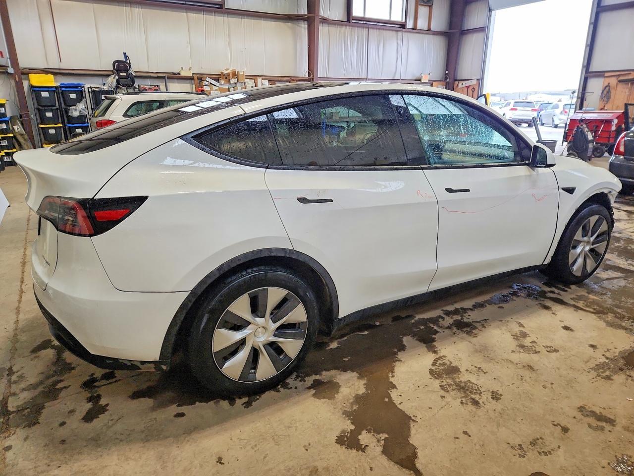 2023 Tesla Model Y - Фото 3
