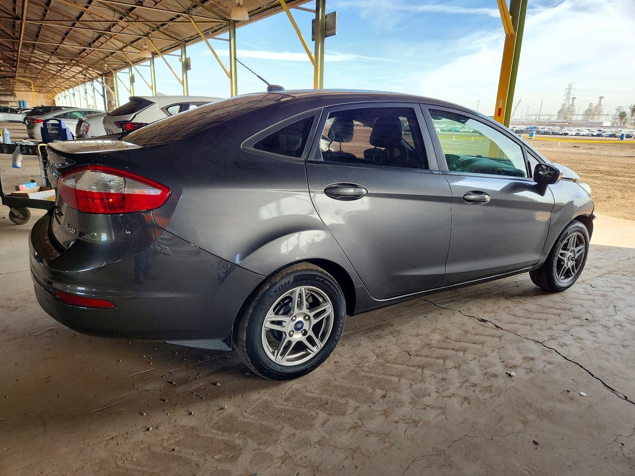 2019 Ford Fiesta Se - Image 3