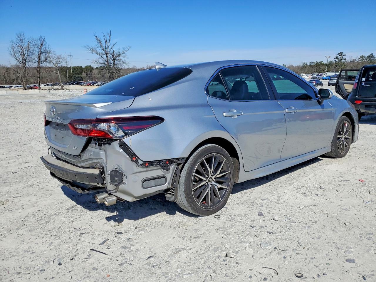 2024 Toyota Camry Se - Фото 3