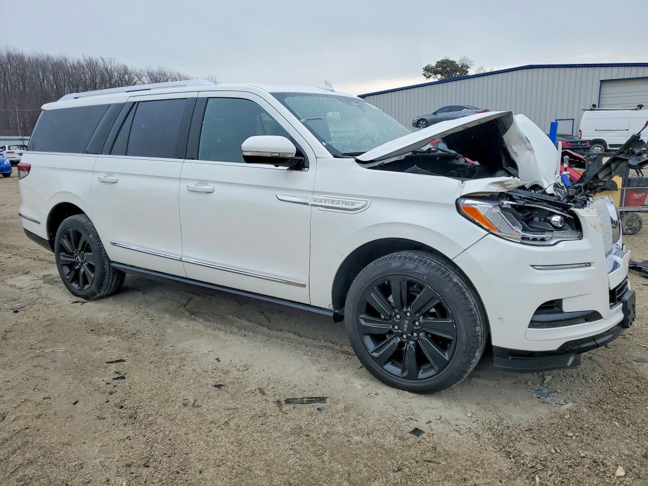 2022 Lincoln Navigator L Reserve - Image 4