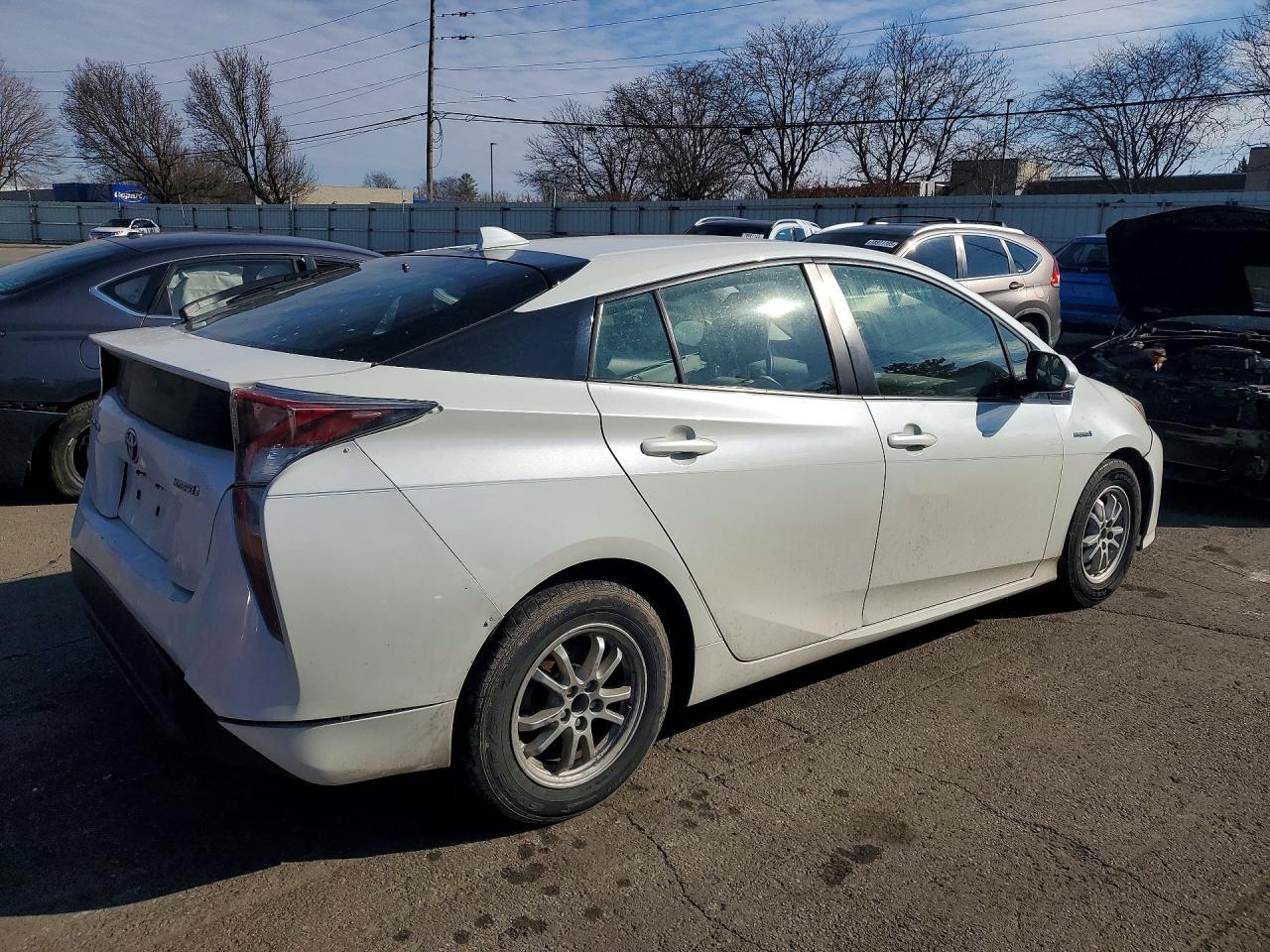 2016 Toyota Prius - Фото 3